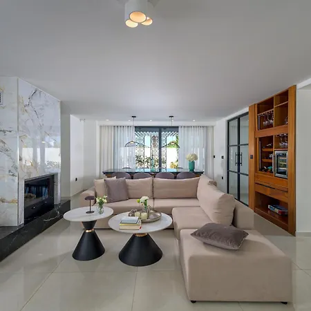 Sia Mare Willa